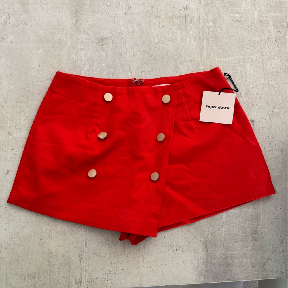 superdown Red Button-Detail Skort